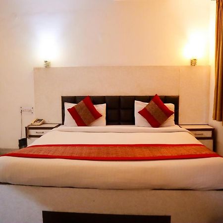 Hotel India International Нью-Дели Экстерьер фото