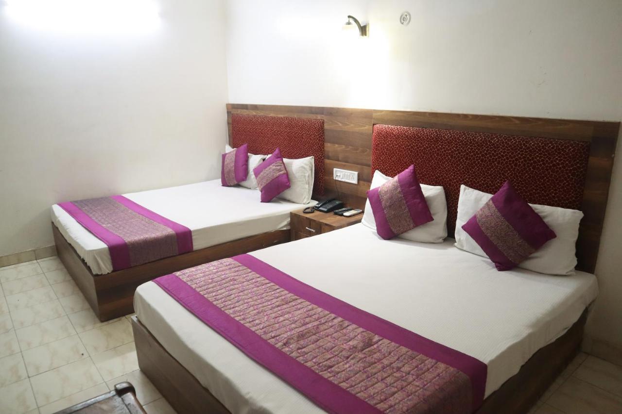 Hotel India International Нью-Дели Экстерьер фото