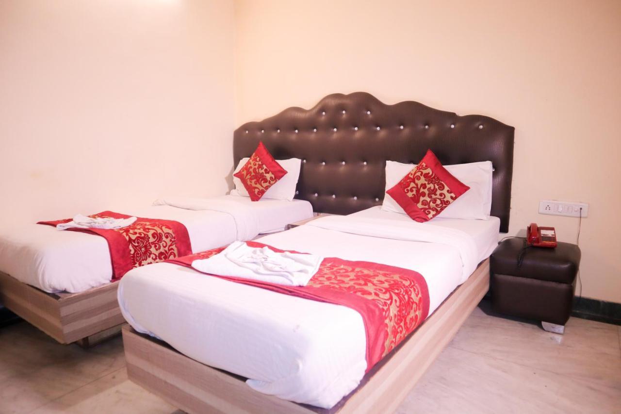 Hotel India International Нью-Дели Экстерьер фото
