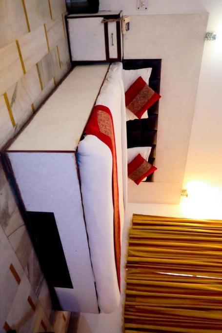 Hotel India International Нью-Дели Экстерьер фото