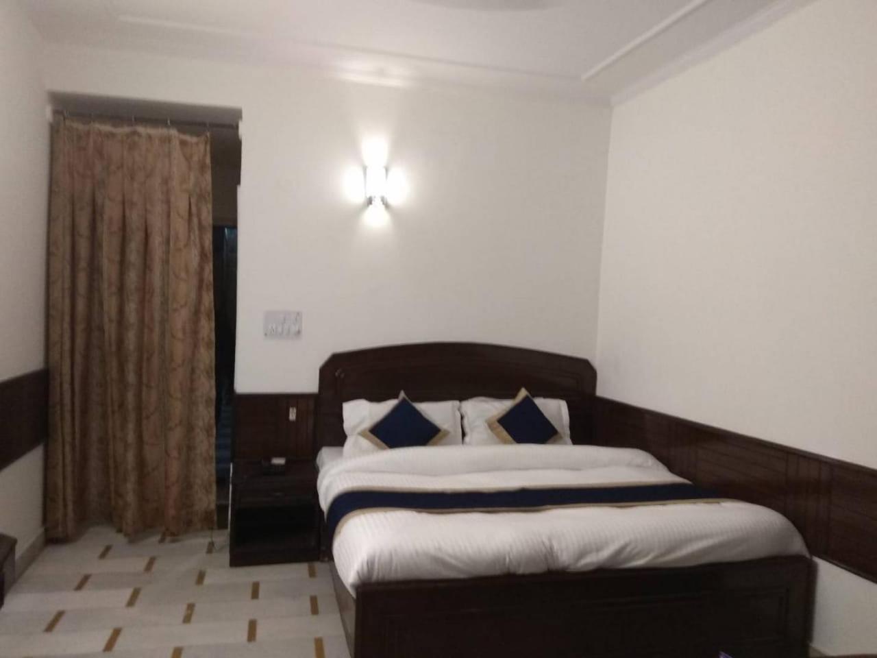 Hotel India International Нью-Дели Экстерьер фото