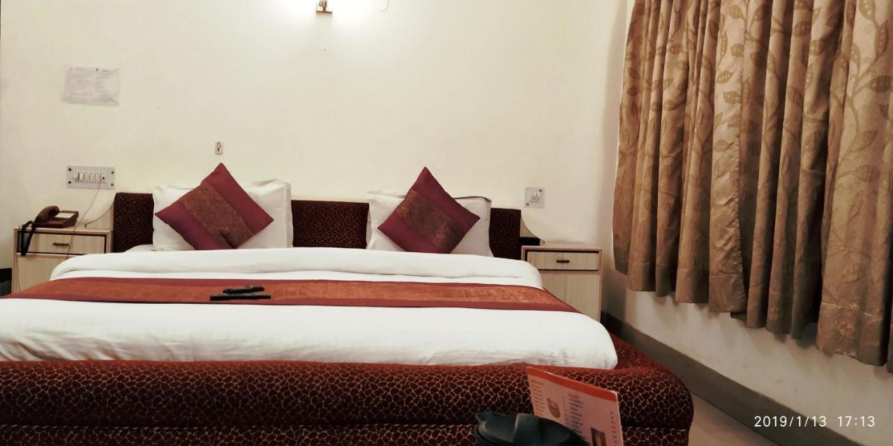 Hotel India International Нью-Дели Экстерьер фото